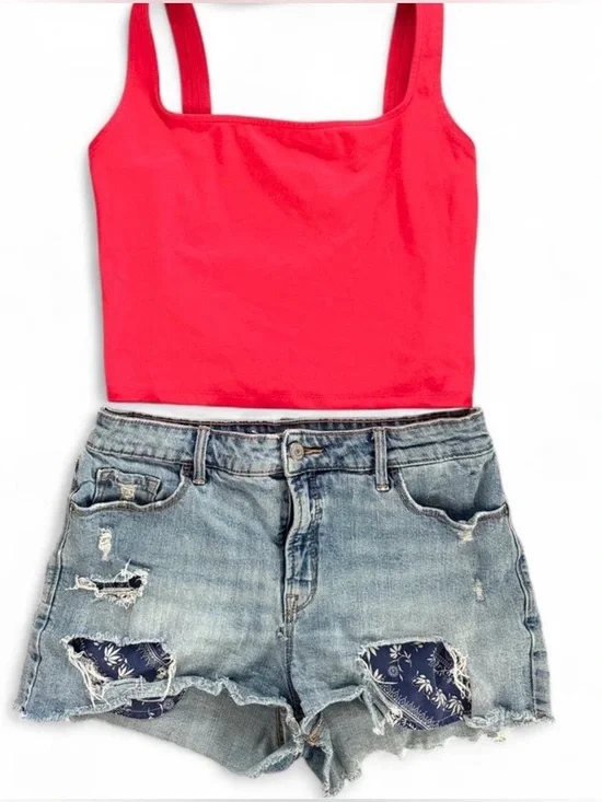 Wild Fable Red Crop Top M + Old Navy Distressed Shorts 8 | Summer Outfit Bundle - Picture 1 of 4
